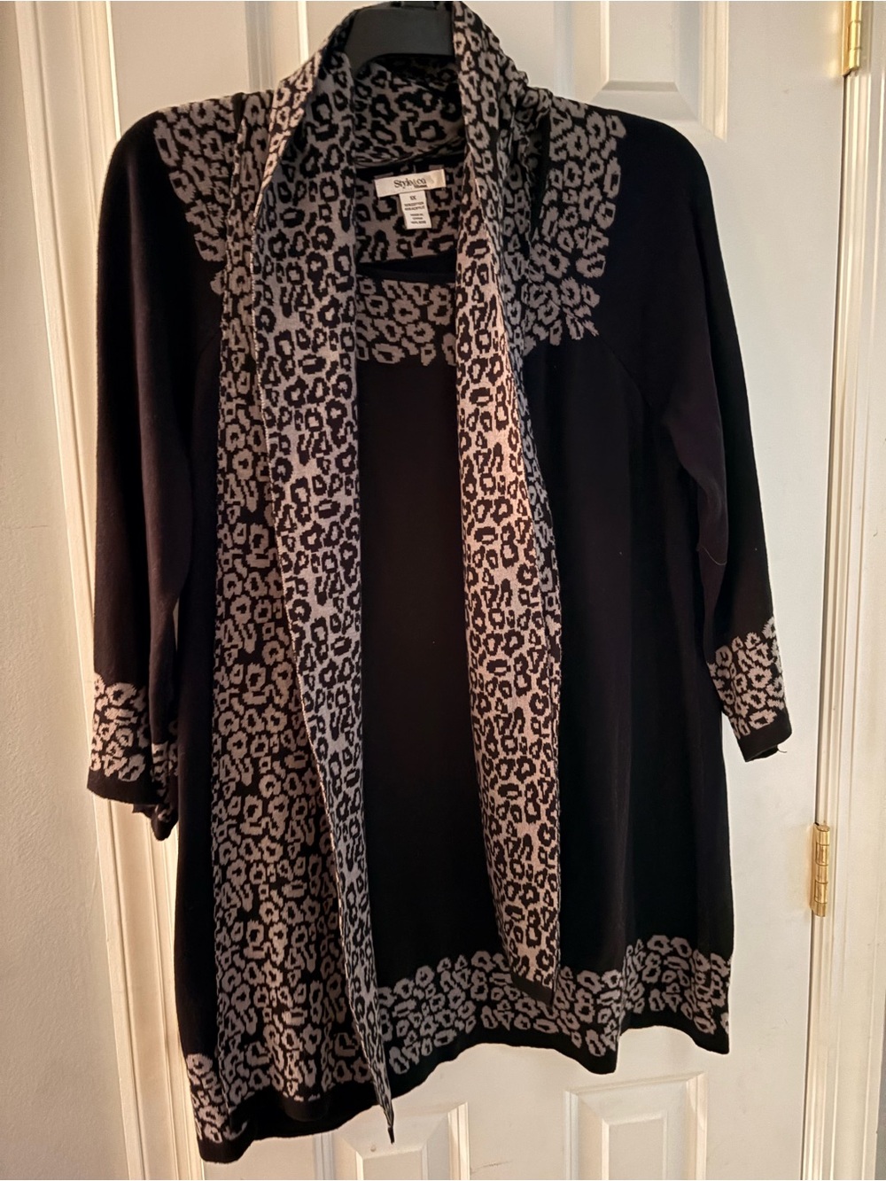 Women's 15 piece wardrobe - new condition